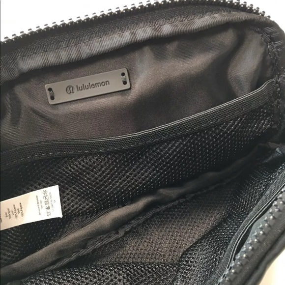 New lululemon everywhere belt bag black nylon - Picture 6 of 6